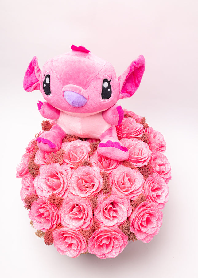 Aranjament Cutie Roz cu 23 Trandafiri de Săpun & Pluș Stitch (Angel)