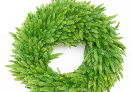 Coroniță decorativă „Green Fluffy” – decor minimalist din iarbă ornamentală