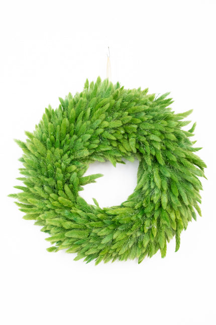 Coroniță decorativă „Green Fluffy” – decor minimalist din iarbă ornamentală