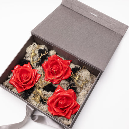 Aranjament de Lux "Red Saphir Heritage" cu Trandafiri Metalici