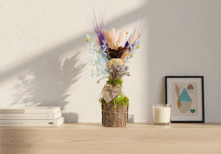 Mini-Aranjament Floral „Boho Heart” în Suport de Scoarță – Decor cu Flori Uscate, Licheni și Inimioară de Lemn