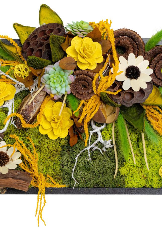 Tablou decorativ „Meadow Glow” – compoziție botanică cu mușchi și flori naturale