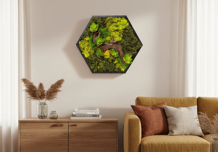 Decor Mural Modular „Emerald Hive” – Un Panou Hexagonal Handmade cu Mușchi, Licheni și Relief Botanic