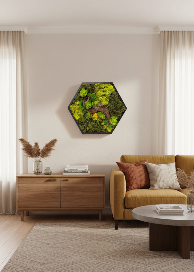 Decor Mural Modular „Emerald Hive” – Un Panou Hexagonal Handmade cu Mușchi, Licheni și Relief Botanic