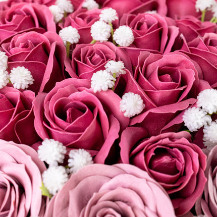 Aranjament Lux Trandafiri Săpun Magenta-Roz, Cutie Roșie