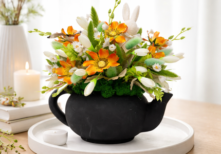 Aranjament de Paște „Spring Teapot” – decor floral în ceainic cu accente naturale