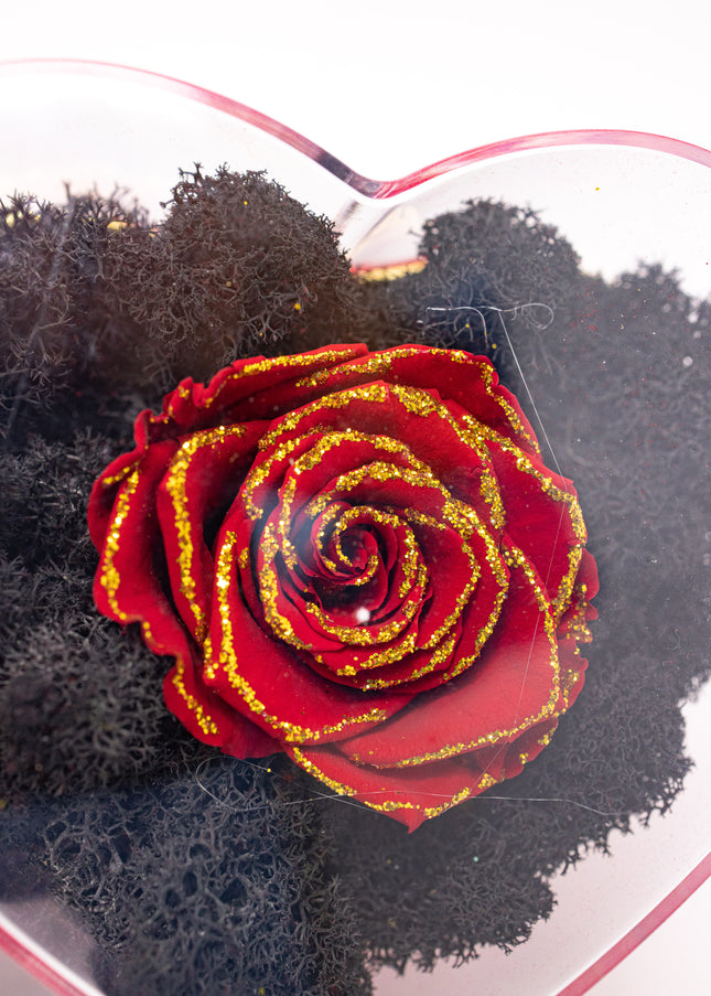 Aranjament de Lux "Golden Petal Heart" cu Trandafir Etern