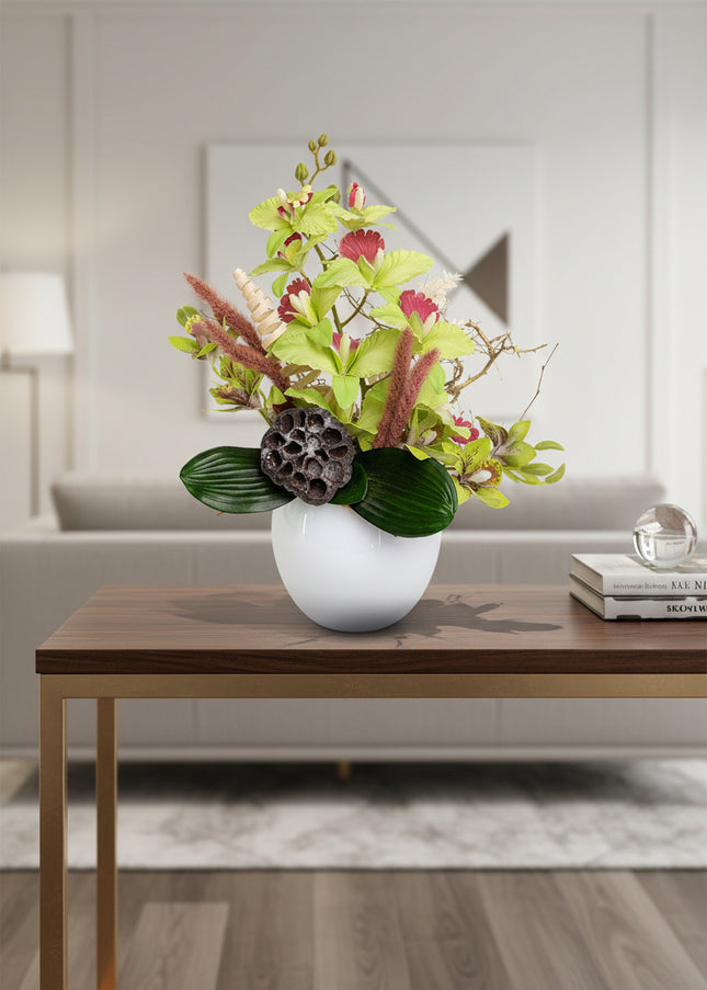 Aranjament Floral „Emerald Orchid” în Vas Ceramic Alb – Compoziție Handmade cu Orhidee Verzi, Lotus și Accente Naturale