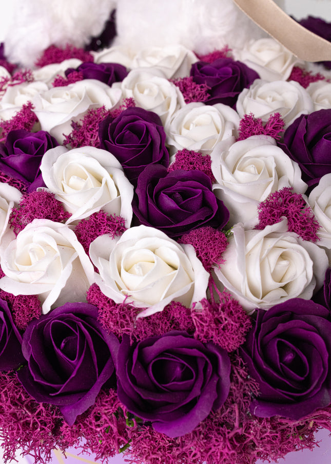 Aranjament Lux Trandafiri Săpun Mov-Alb, Ursulet Pufos