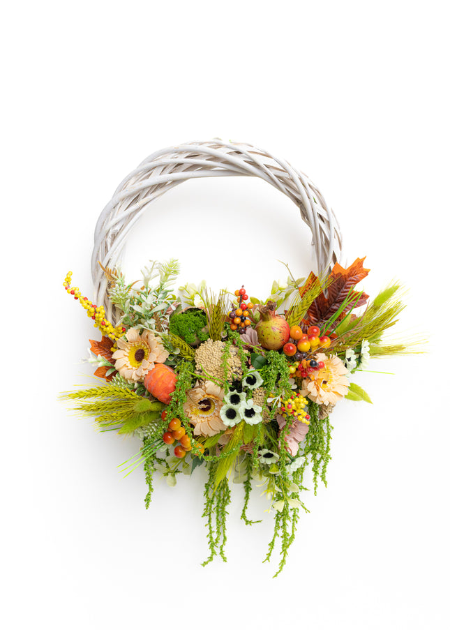 Coroniță Florală „Autumn Harvest” – Aranjament Handmade pe Bază de Răchită Albă, Design Bogat cu Plante Uscate