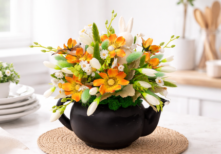 Aranjament de Paște „Spring Teapot” – decor floral în ceainic cu accente naturale