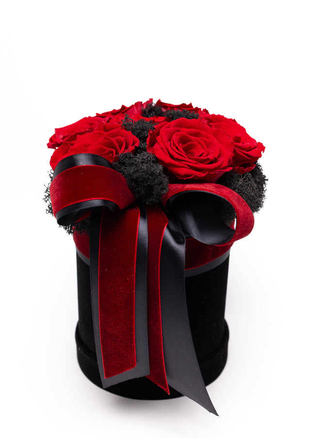 Aranjament Lux 7 Trandafiri Criogenați Roșii, Cutie Catifea