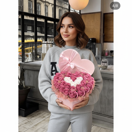 Aranjament Inimă Lux Trandafiri Săpun Roz-Alb