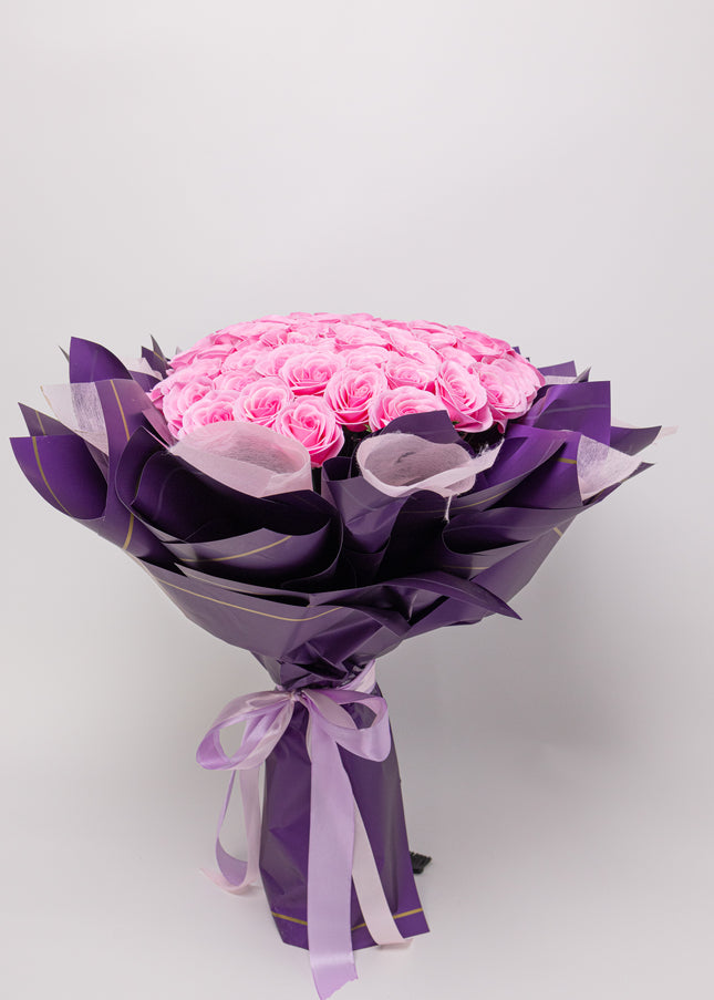 Buchet Gigant "Orchid Symphony" cu 79 Trandafiri Roz și Mov