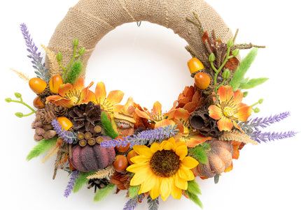 Coroniță Florală Handmade „Autumn Sun” – Aranjament pe Bază de Iută cu Floarea-Soarelui, Dovleci și Lavandă