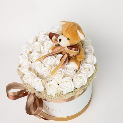 Aranjament Lux Trandafiri Săpun Albi și Ursulet Catifea