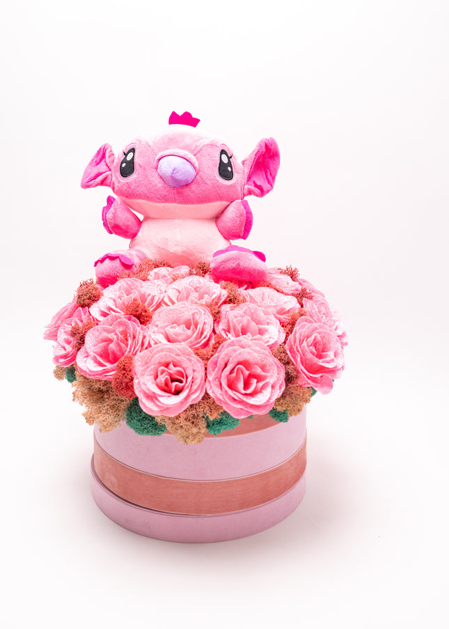 Aranjament Cutie Roz cu 23 Trandafiri de Săpun & Pluș Stitch (Angel)