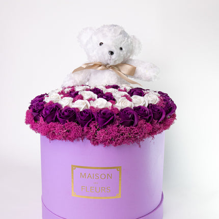 Aranjament Lux Trandafiri Săpun Mov-Alb, Ursulet Pufos