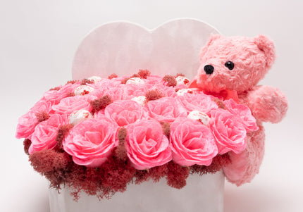 Aranjament Inimă "Sweet Pink": 41 Trandafiri Artizanali, Raffaello & Ursuleț