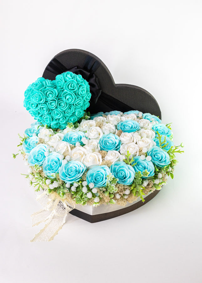 Aranjament Lux Inimă Trandafiri Săpun Turcoaz-Alb