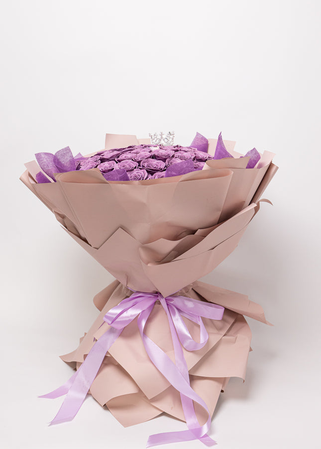 Buchet Gigant "Lavender Majesty" cu 101 Trandafiri și Tiară