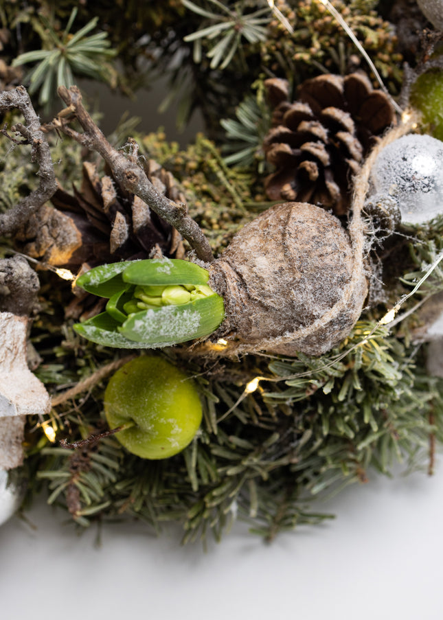 Coroniță de Crăciun Artizanală „Silver Frost & Natural Bark”