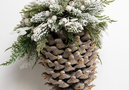 Ornament de Crăciun Premium „Frosty White Pinecone”