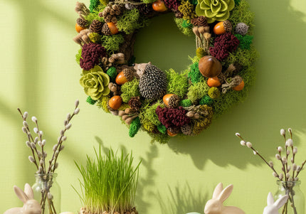 Coroniță Handmade „Prietenii Pădurii” cu Arici și Licheni – Decor Artizanal din Mușchi Stabilizat și Elemente Naturale