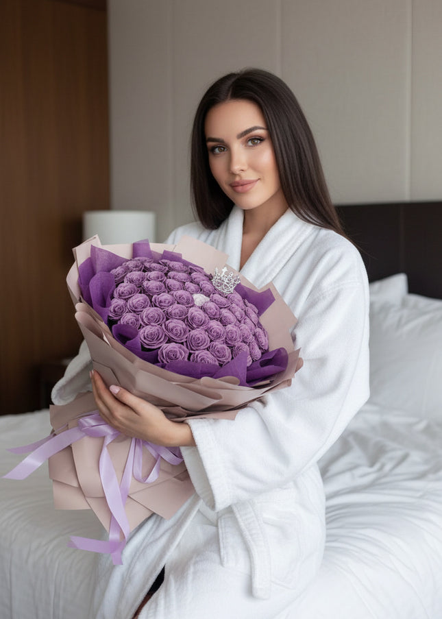 Buchet Gigant "Lavender Majesty" cu 101 Trandafiri și Tiară