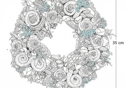 Coroniță Botanică „Emerald Forest Spiral” – Aranjament Handmade cu Flori de Lemn, Mușchi Stabilizat și Accente de Turcoaz