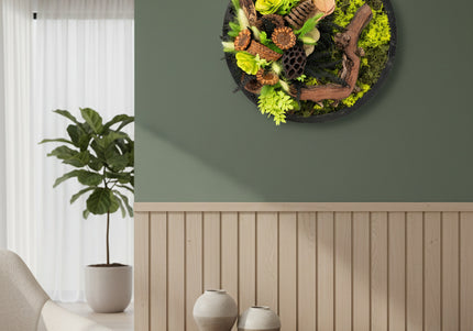 Tablou Biophilic Circular „Emerald Orb” – Panou Decorativ Handmade cu Mușchi, Licheni și Relief de Pădure