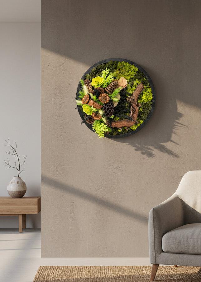 Tablou Biophilic Circular „Emerald Orb” – Panou Decorativ Handmade cu Mușchi, Licheni și Relief de Pădure