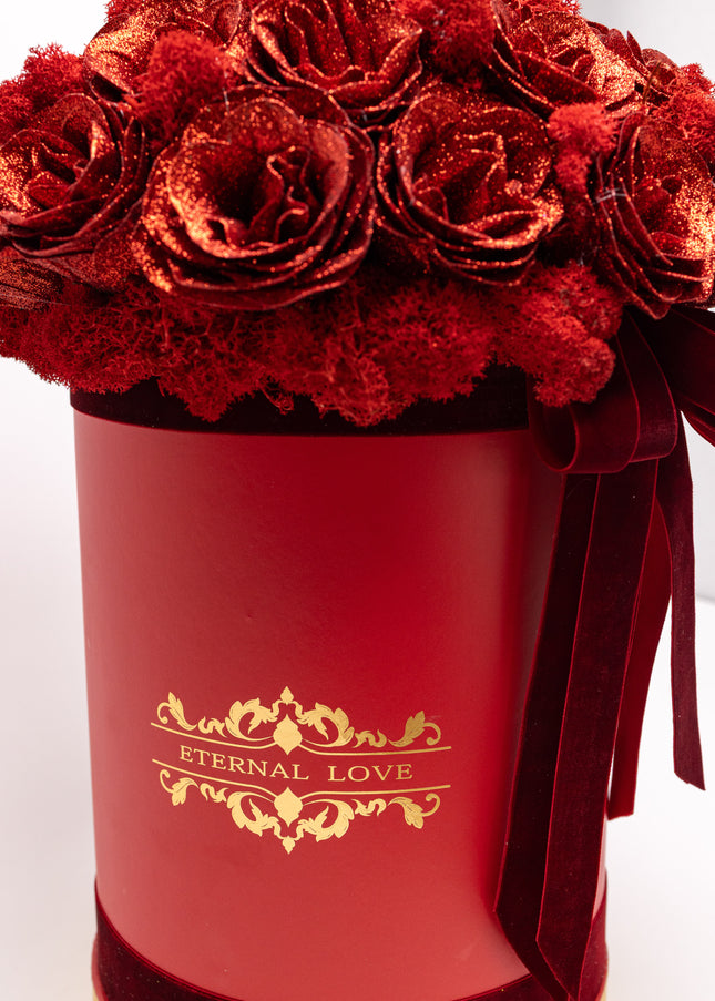 Aranjament cutie vișinie cu trandafiri sclipitori "Glow"