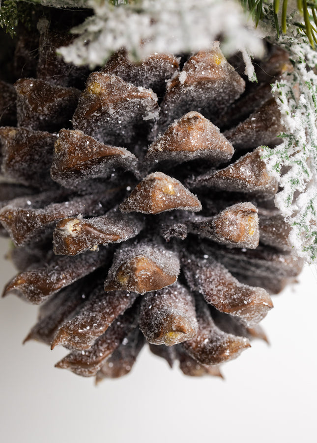 Ornament de Crăciun Premium „Snowy Giant Pinecone”