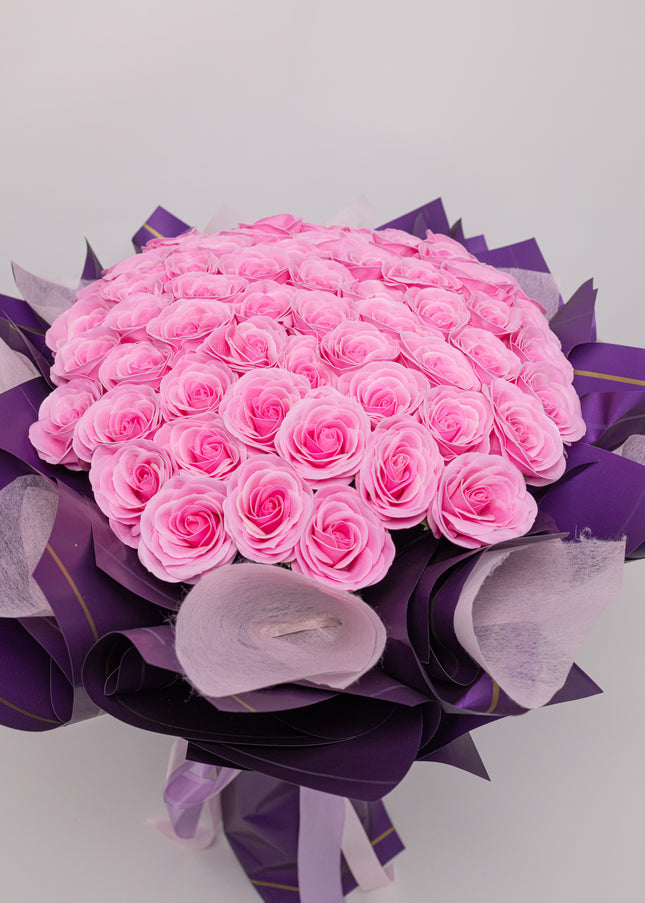 Buchet Gigant "Orchid Symphony" cu 79 Trandafiri Roz și Mov