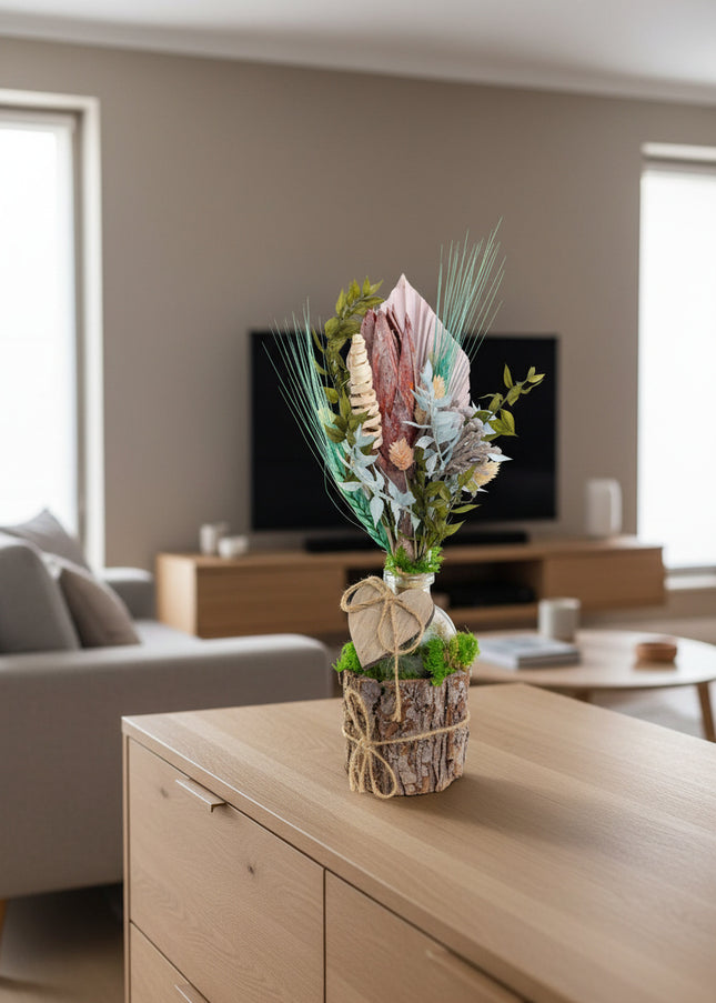 Aranjament Floral „Soft Serenity” pe Bază de Lemn – Creație Handmade cu Protea Roz, Palmier Pastel și Accente Turcoaz