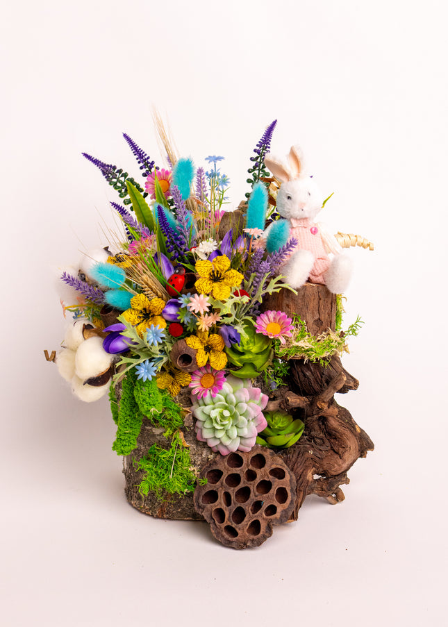 Aranjament floral de Paște „Bunny Meadow” – decor colorat de primăvară