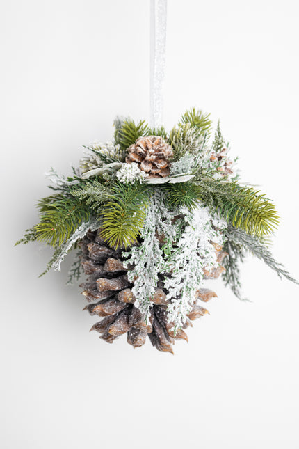 Ornament de Crăciun Premium „Snowy Giant Pinecone”