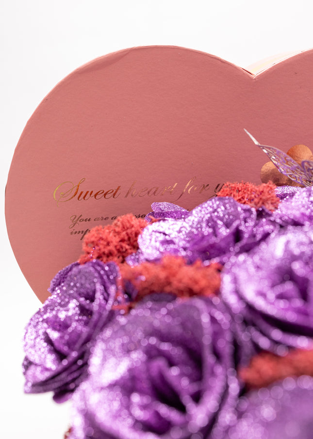 Aranjament Inimă Roz cu 47 Trandafiri Imperiali Mov (Glitter), Ursulet & Fluturi