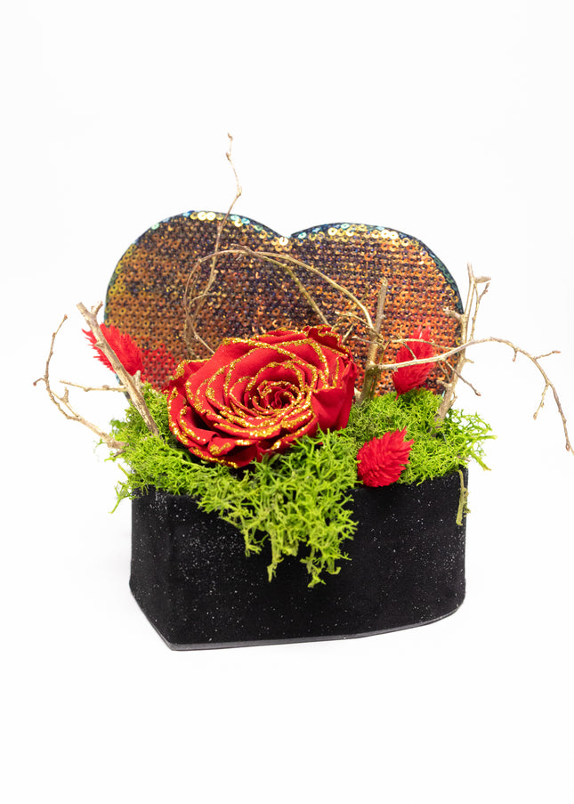 Aranjament Inimă Paiete & Catifea, Trandafir Criogenat Roșu cu Aur