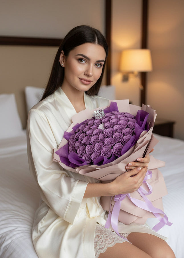 Buchet Gigant "Lavender Majesty" cu 101 Trandafiri și Tiară