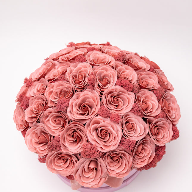Aranjament de lux cu 55 Trandafiri de Săpun Roz Prăfuit