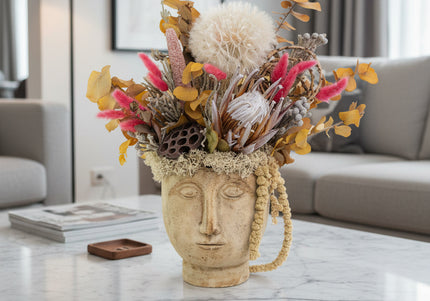Aranjament Floral „Muse of Autumn” în Vas Sculptural – Creație Handmade cu Protea, Eucalipt Galben și Accente Roz Fucsia