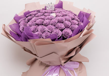 Buchet Gigant "Lavender Majesty" cu 101 Trandafiri și Tiară