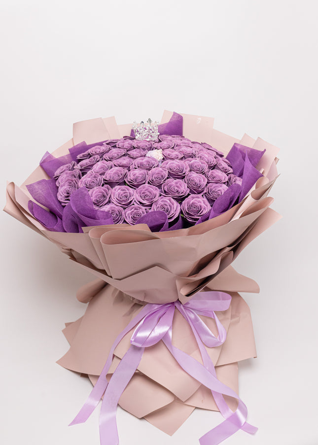 Buchet Gigant "Lavender Majesty" cu 101 Trandafiri și Tiară