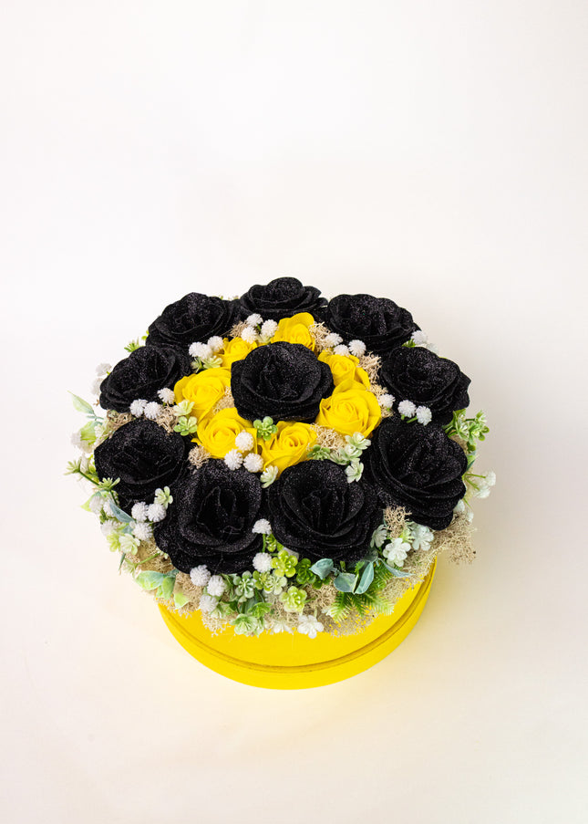 Aranjament Lux Trandafiri Săpun Negri Glitter & Galbeni