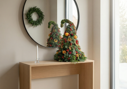 Brad de Crăciun Artizanal „Whimsical Grinch Fir”