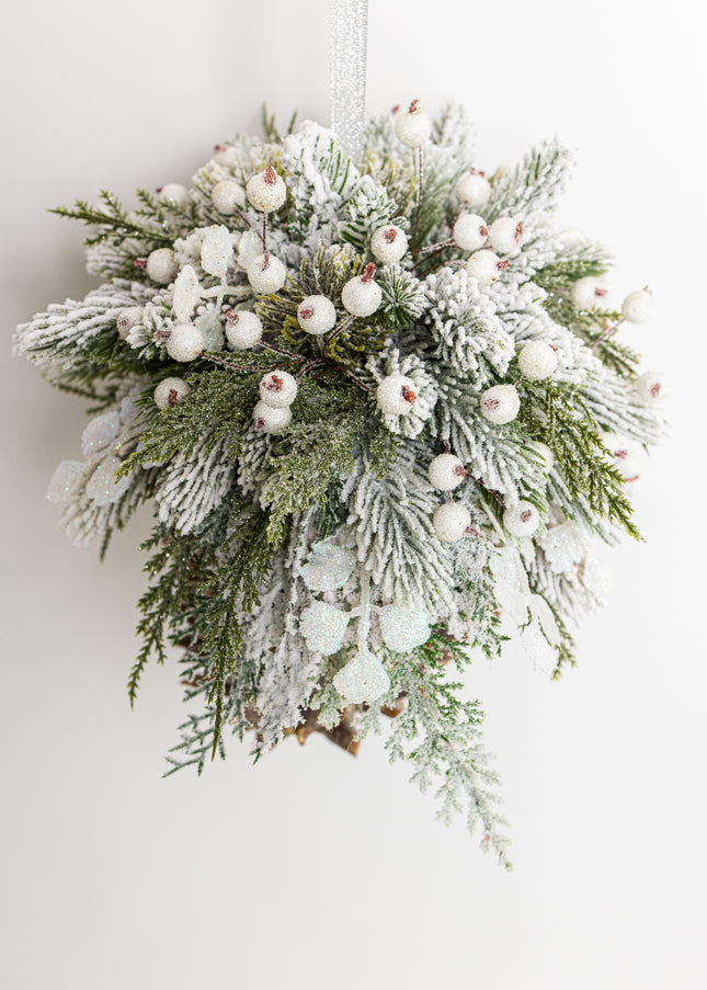 Ornament de Crăciun Premium „Frosty White Pinecone”
