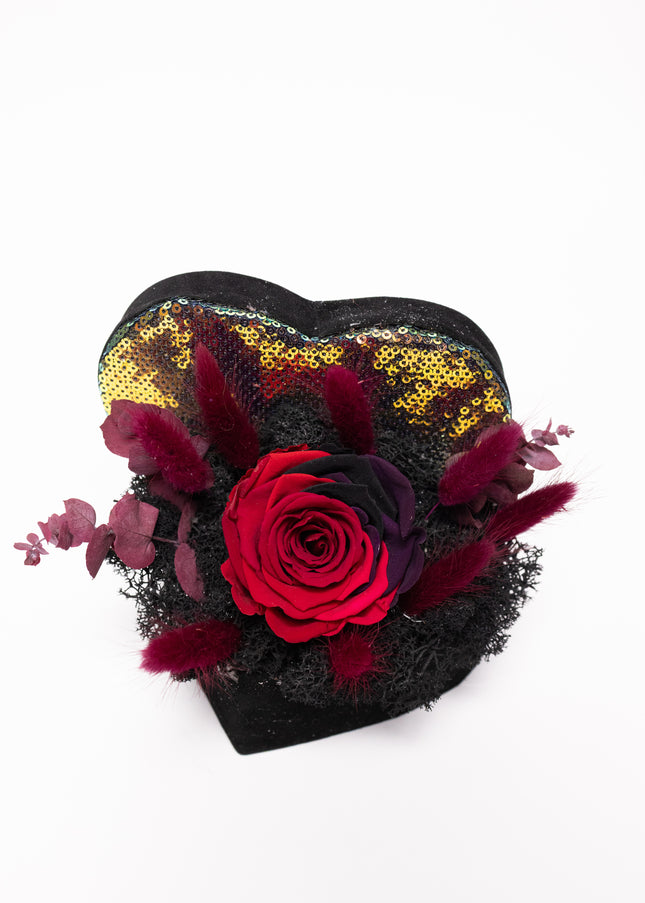 Aranjament Inimă Paiete & Catifea, Trandafir Criogenat Bicolor Roșu-Negru