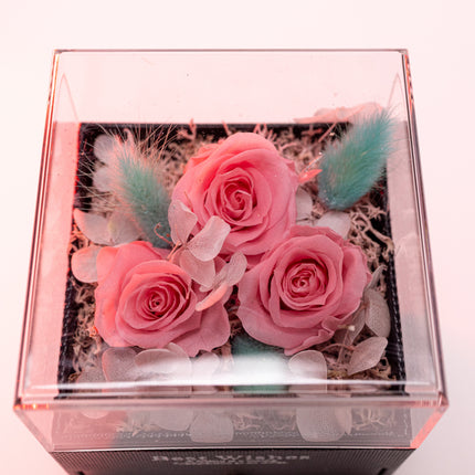 Aranjament 3 Trandafiri Criogenați Roz, Cutie Acrilică "Best Wishes"